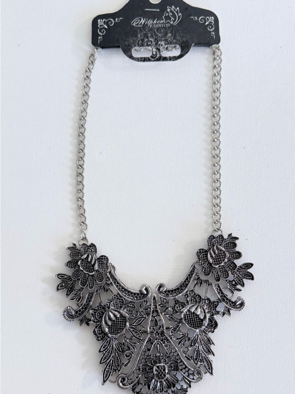 NWT Silver Floral Filigree Statement Necklace